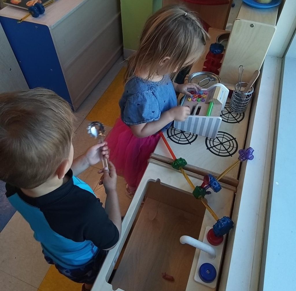 Mila play cooking game